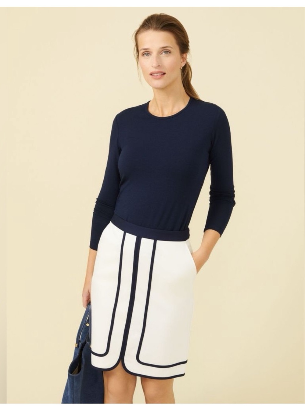 J. McLaughlin Marf Ivory with Navy Piping Side zip A line Skirt size 8